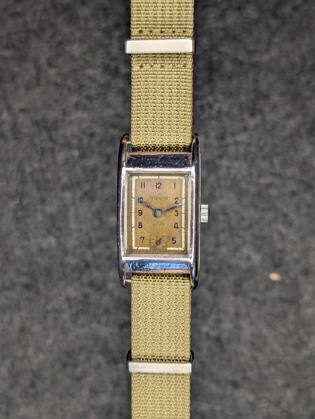 1940's Nivada Art-Deco Tank - Manual Wind