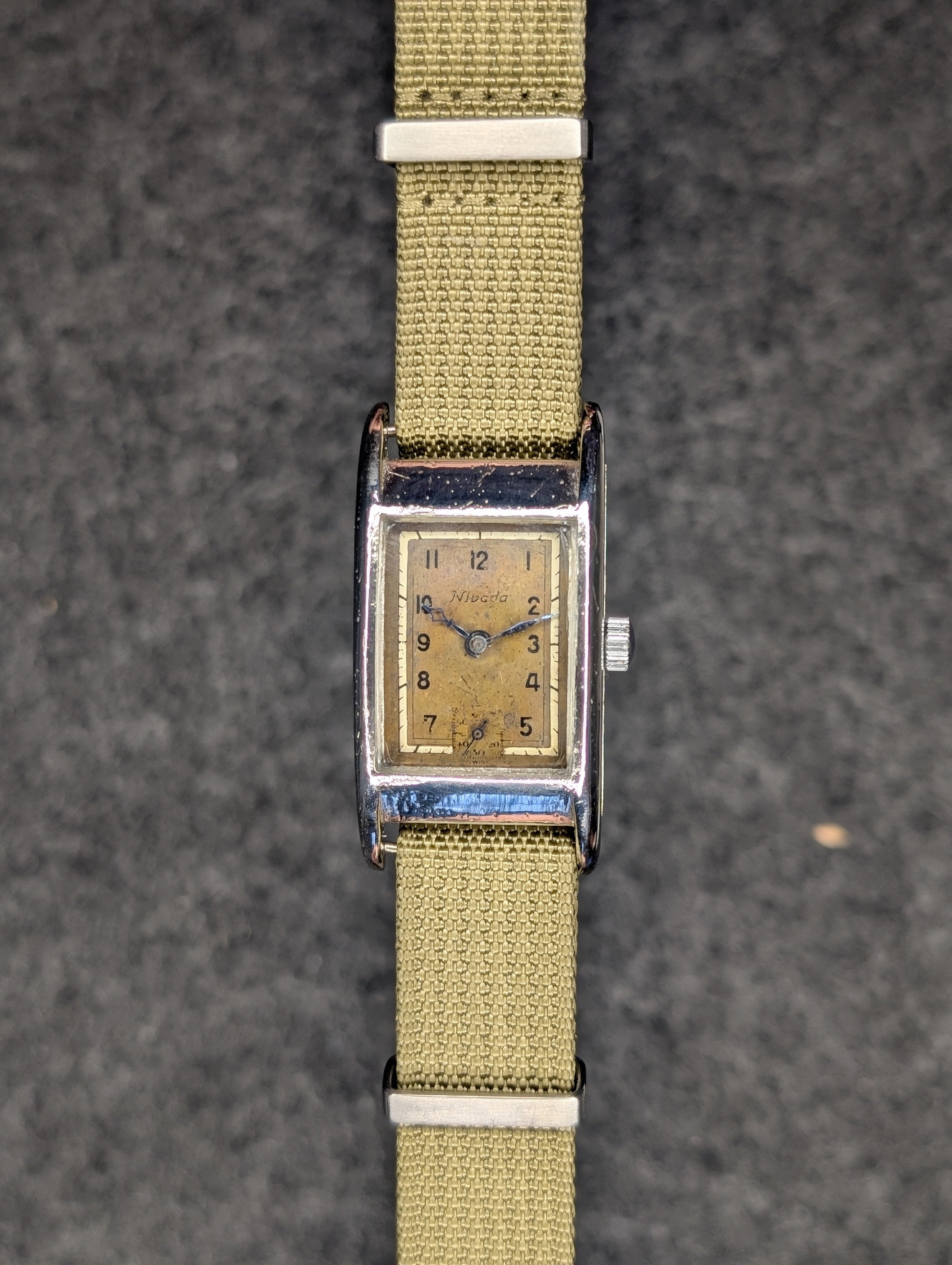 1940's Nivada Art-Deco Tank - Manual Wind