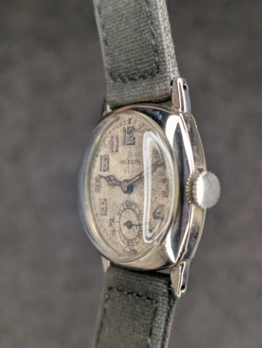 1920's Selda Cushion Case - Manual Wind