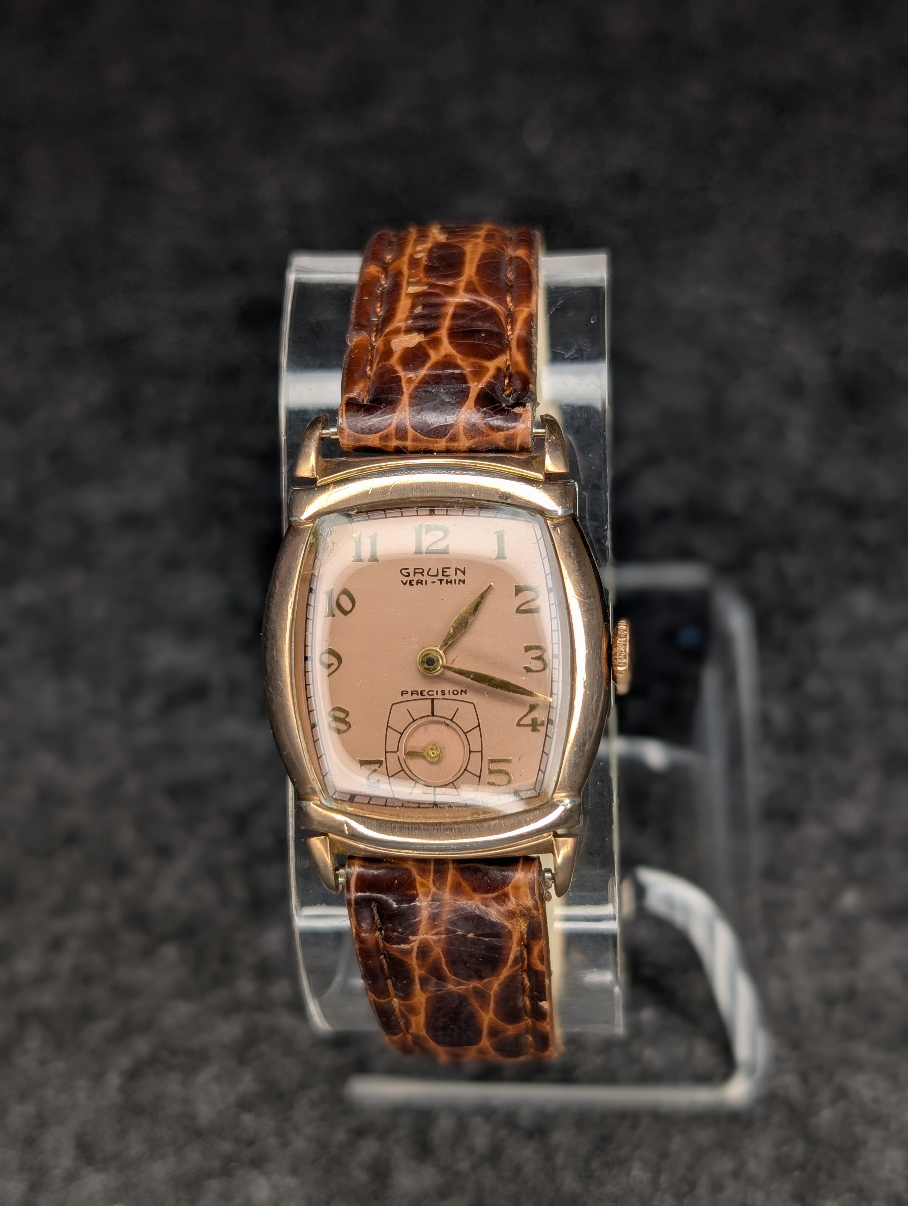 1940's Gruen Veri-Thin Rose Gold Tank - Manual Wind