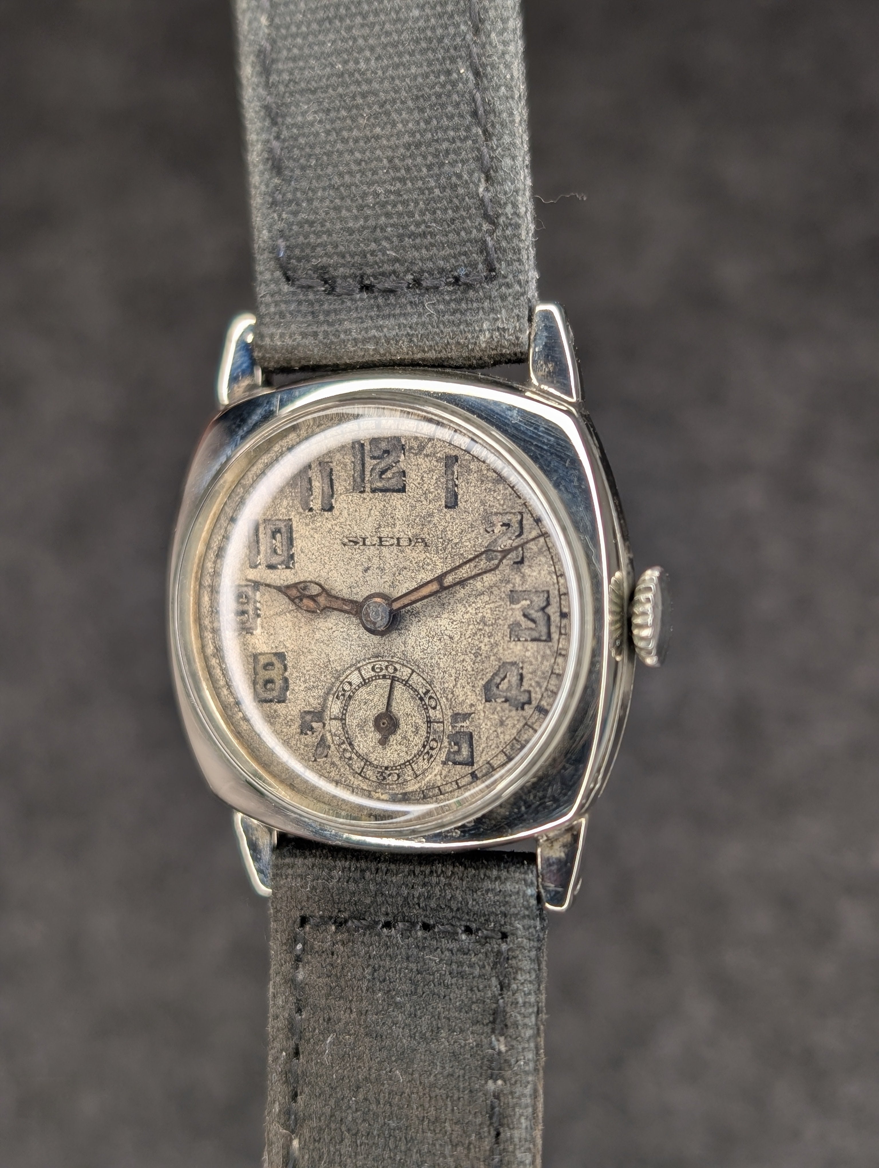 1920's Selda Cushion Case - Manual Wind