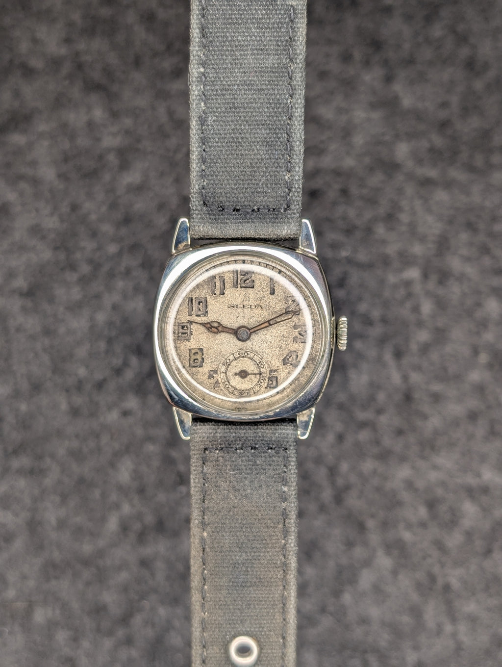 1920's Selda Cushion Case - Manual Wind