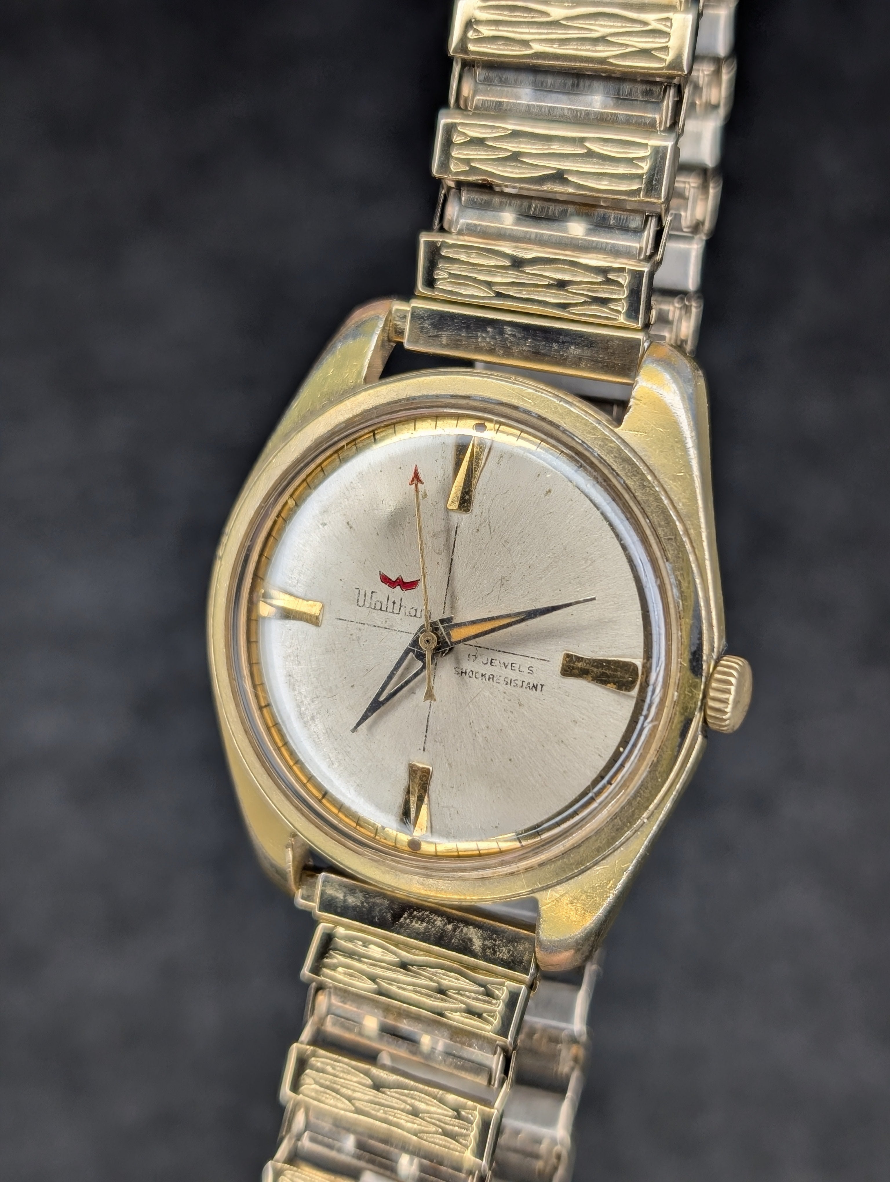 1960's Waltham 17 Jewel - Manual Wind