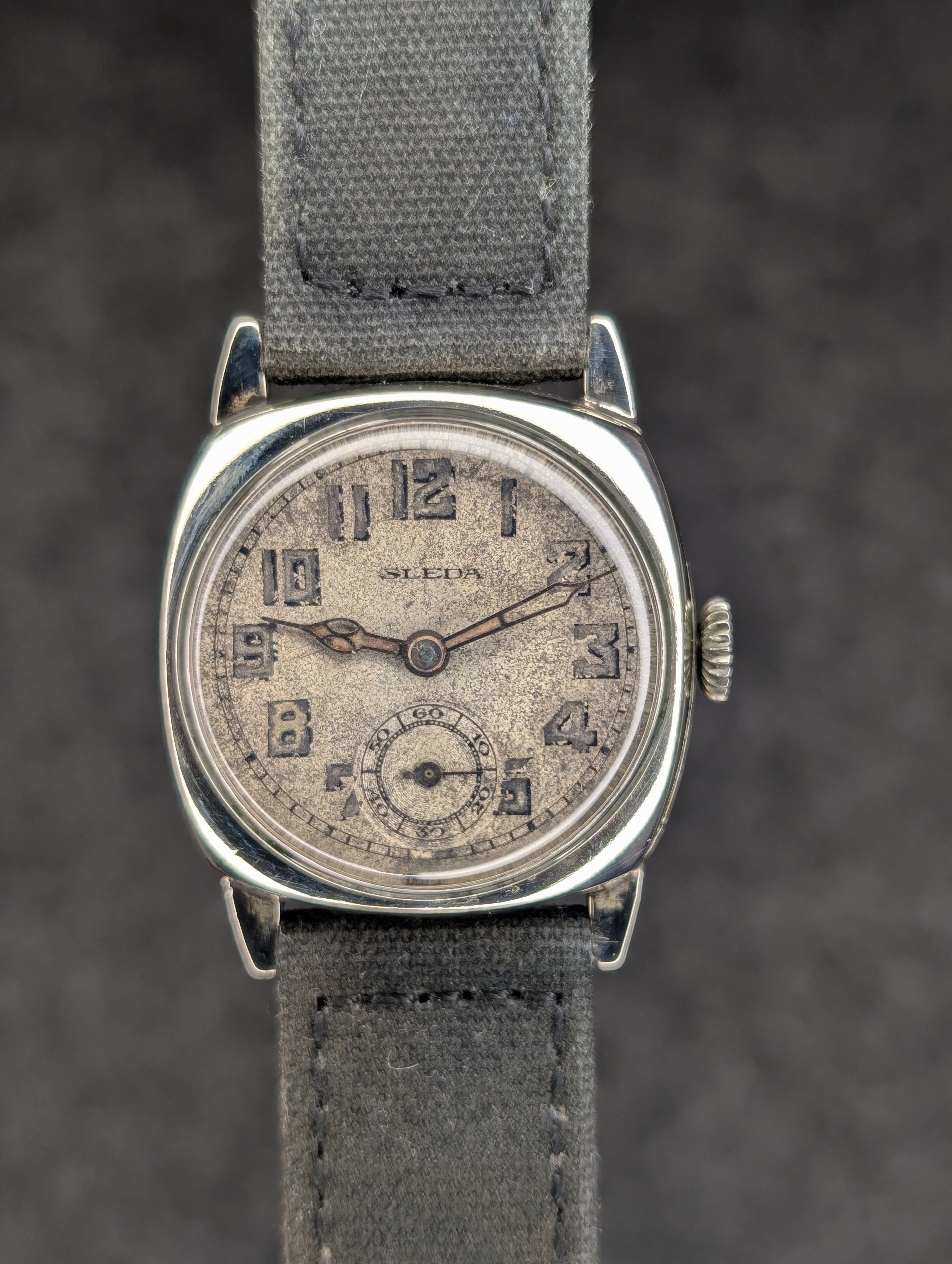 1920's Selda Cushion Case - Manual Wind