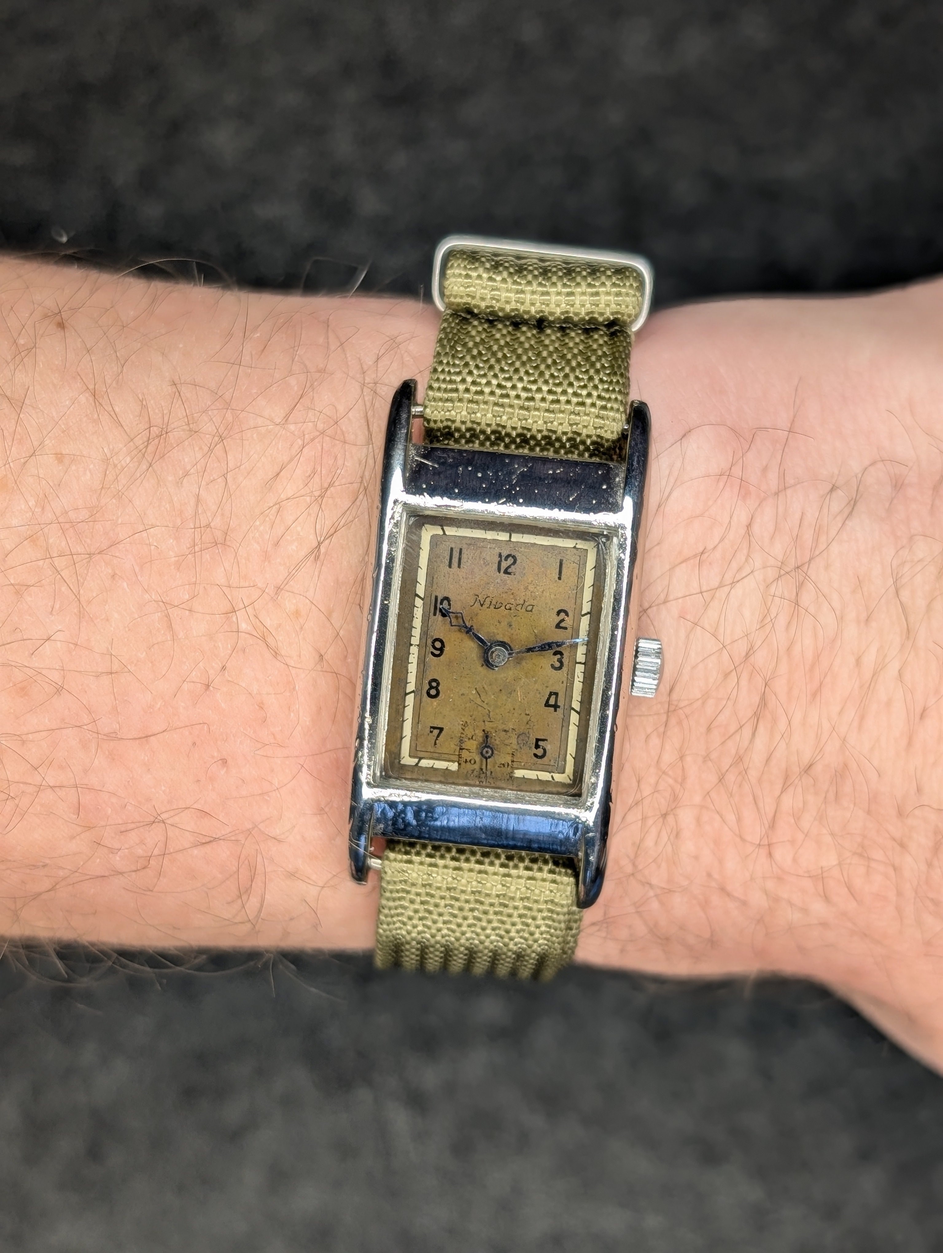 1940's Nivada Art-Deco Tank - Manual Wind