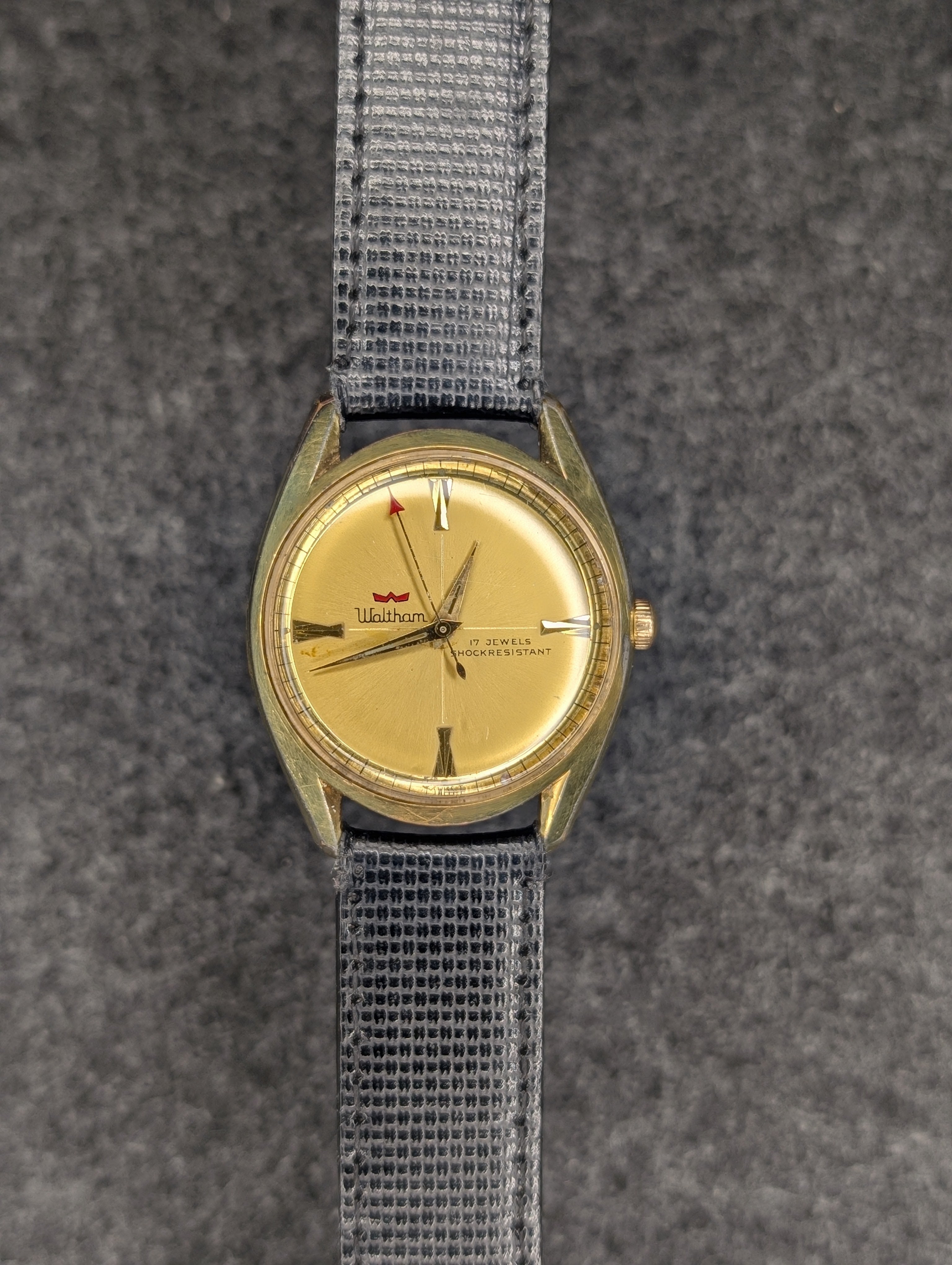 1960's Waltham 17 Jewels - Manual Wind