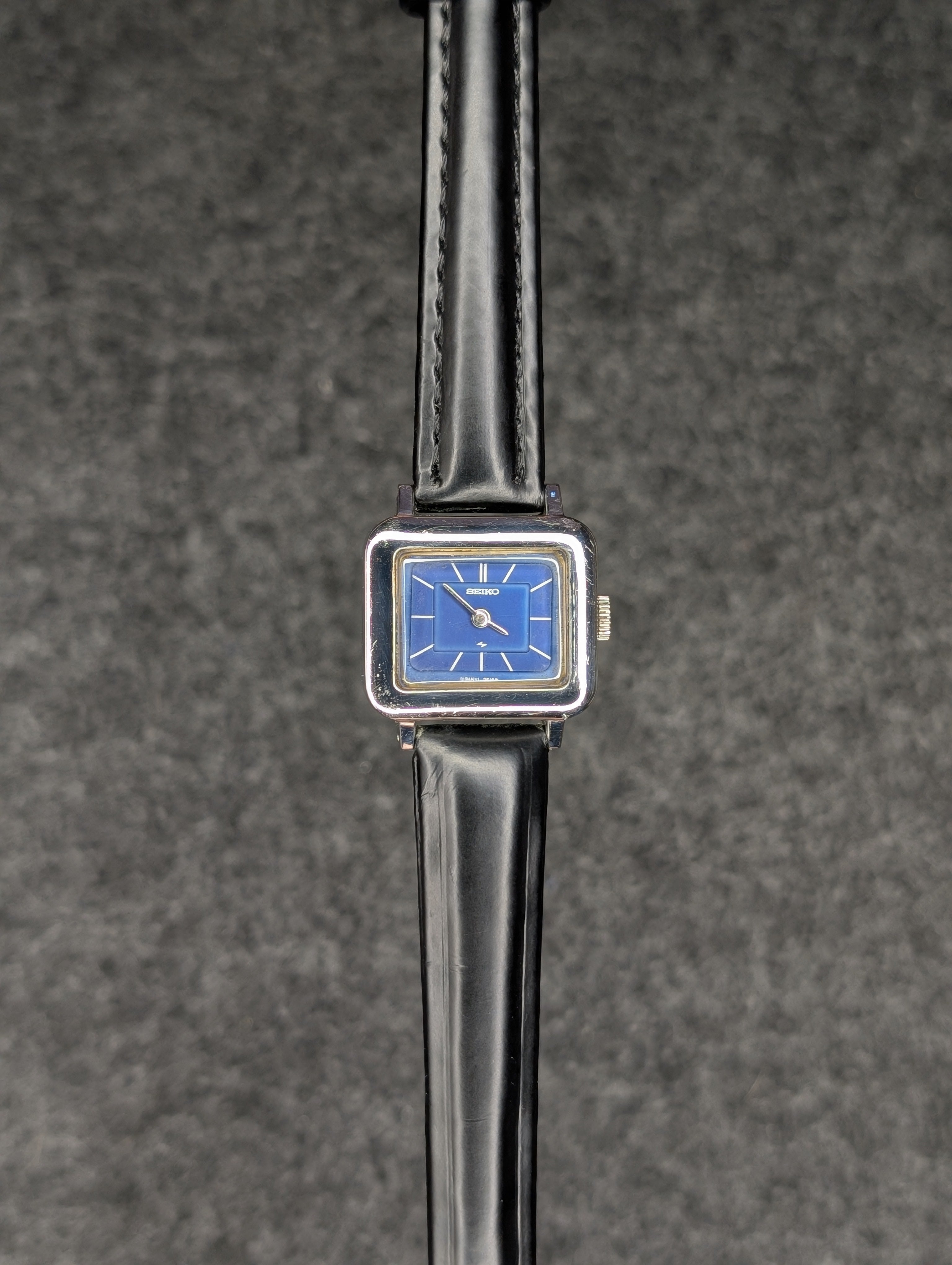 1980's Ladies Seiko Chariot - Manual Wind