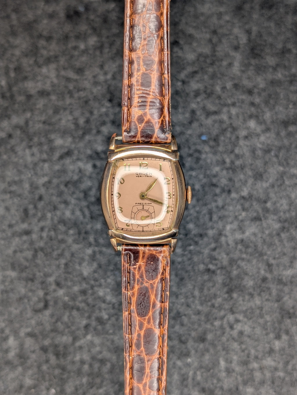 1940's Gruen Veri-Thin Rose Gold Tank - Manual Wind
