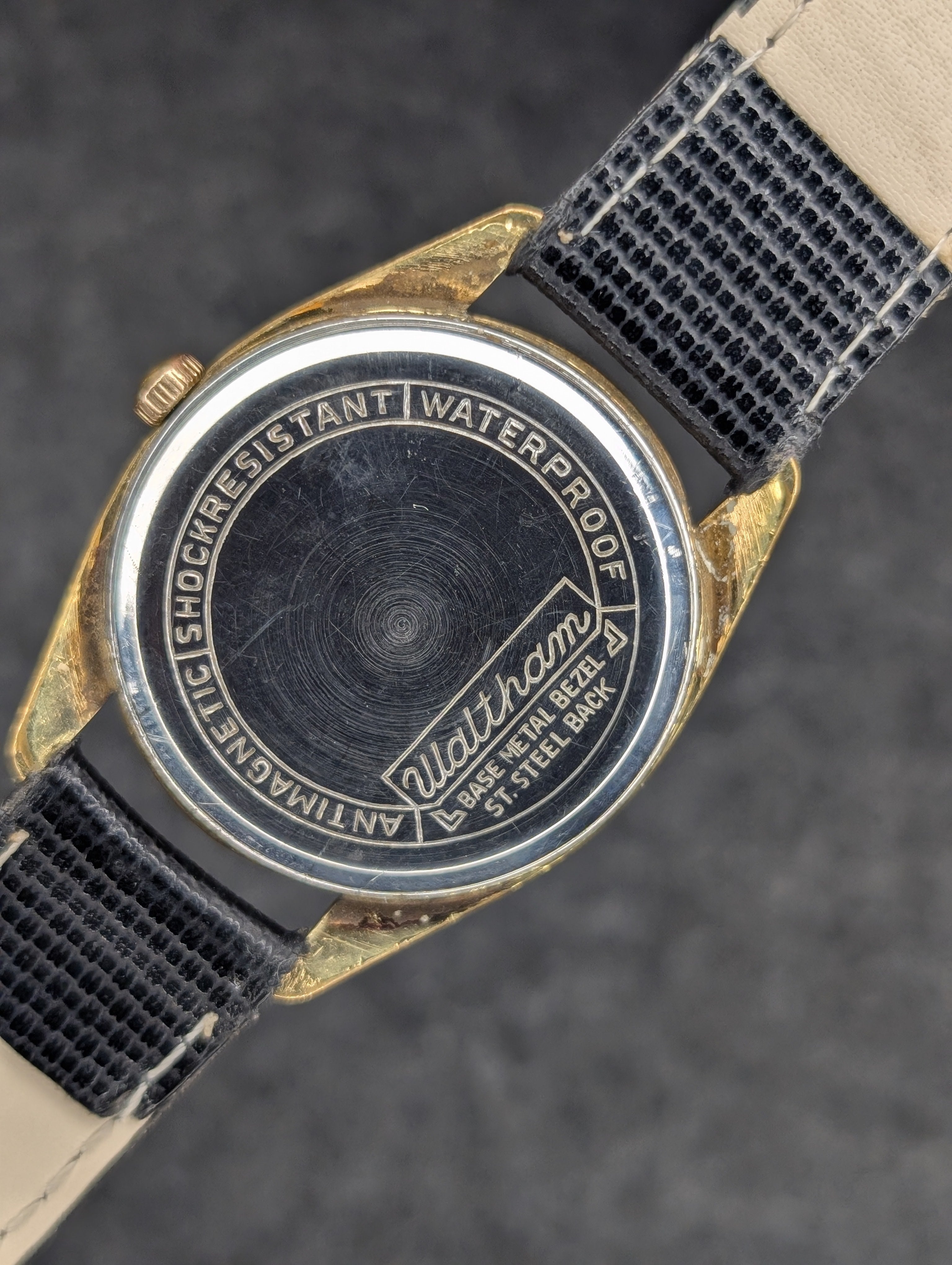 1960's Waltham 17 Jewels - Manual Wind