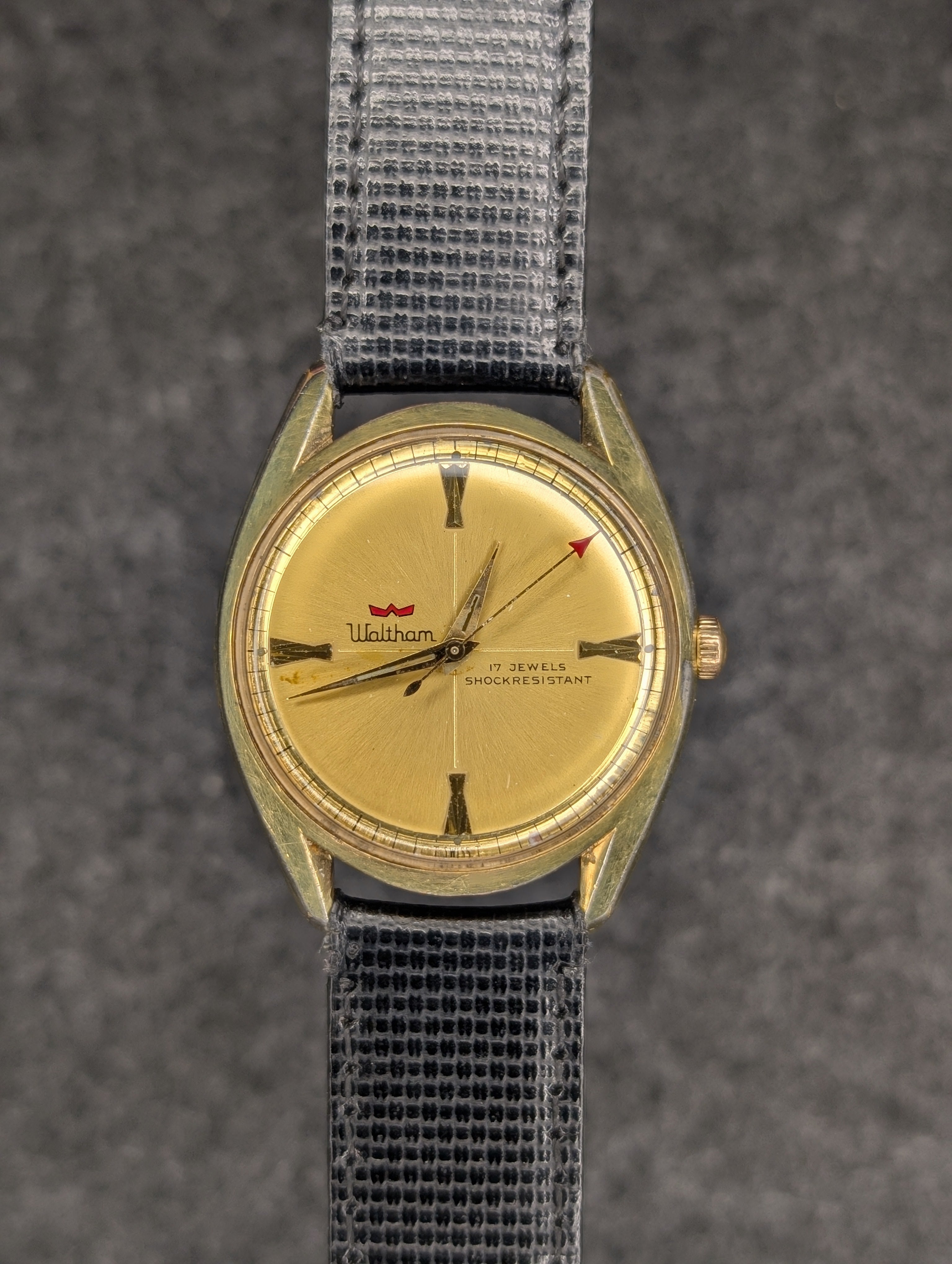 1960's Waltham 17 Jewels - Manual Wind